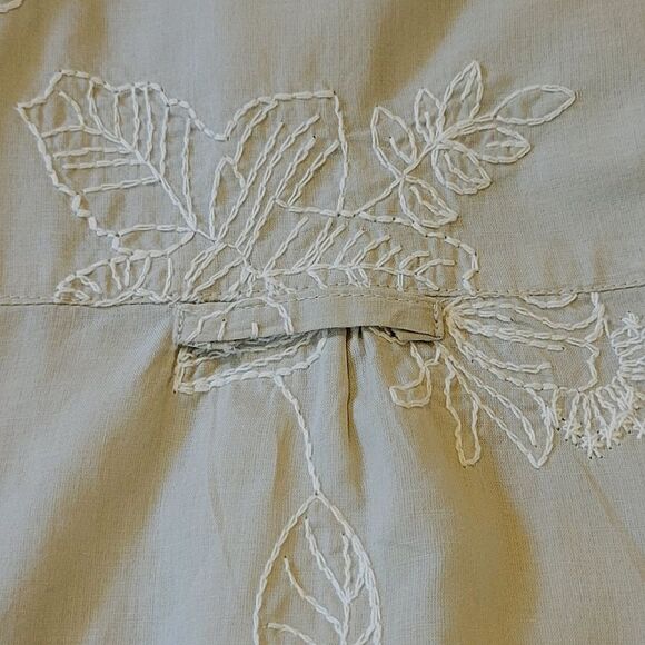 JH Collectibles Toupe Floral Embroidered 3/4 Sleeve Button Down Blouse Size L - Picture 5 of 9